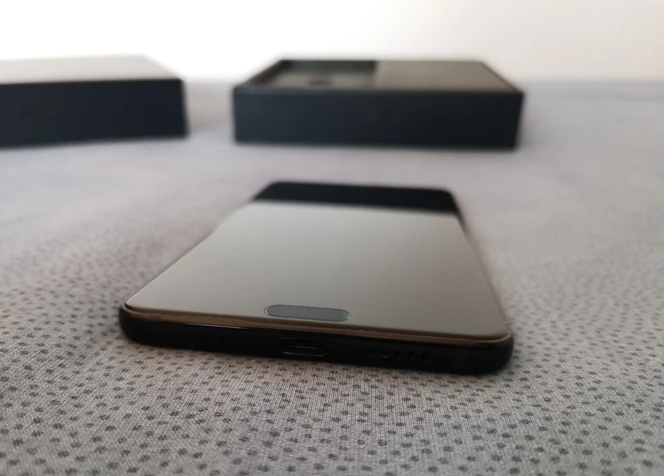 Huawei Mate 10 nero 64Gb memoria / 4Gb ram in perfette condizioni - Huawei - Immagine 4 di 4