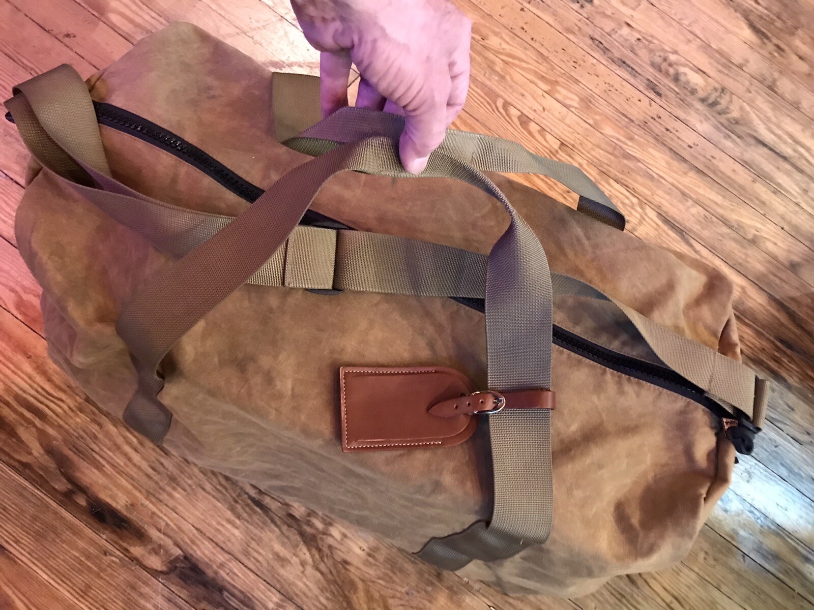 FILSON DUFFEL BAG USED VG WITH STRAPS ID TAG UTILITY TRAVEL CARRYON AS