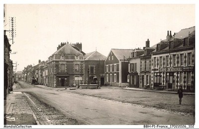 BBHP1-0052-08 - MAUBERT-FONTAINE - Place de la Mairie