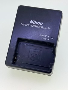 Nikon Genuine MH-24 battery Charger For EN-EL14 Batteries  (1805067822P)