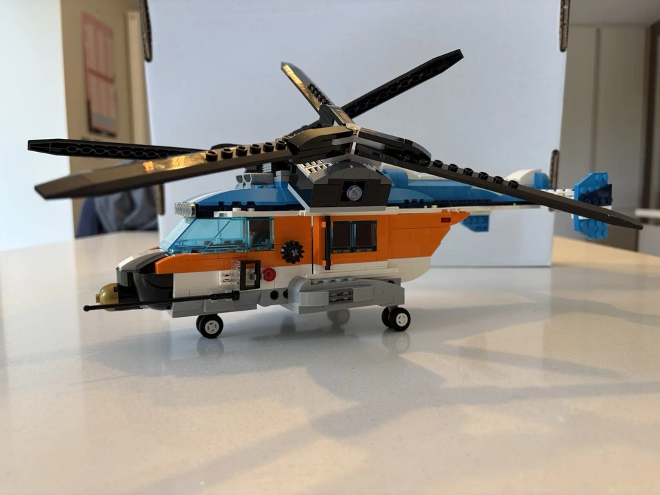 LEGO Creator 31096 Twin-Rotor Helicopter, photo 3 of 4