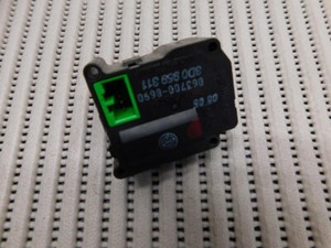 Original VW / Bentley Stellmotor - 3D0959311 -