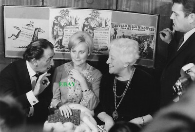 Photographie de SALVADOR DALI MICHELE MORGAN FRANCOISE ROSAY | eBay