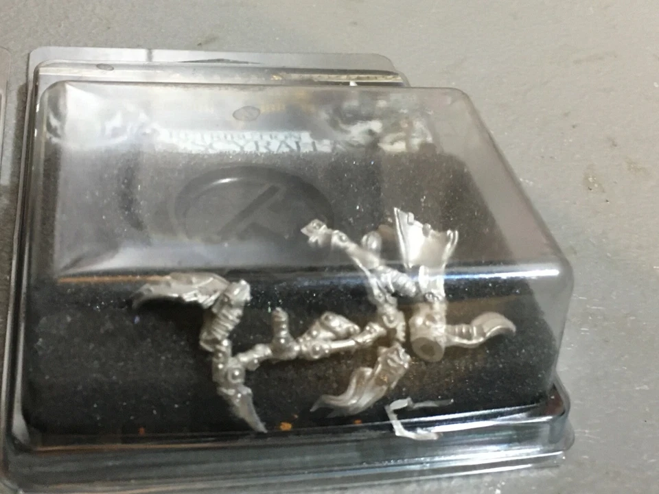 A20050 WARMACHINE NIB ELARA, DEATH'S SHADOW & REFLEX SERVITORS CYRISS SCYRAH - Image 3 of 4