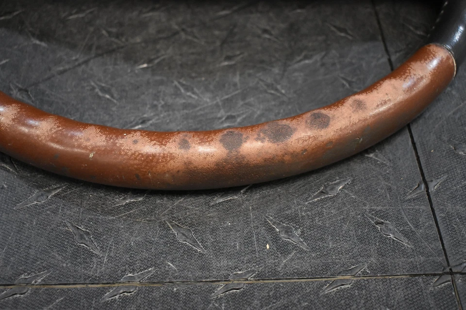 Volante de cuero Expedition King Ranch 2010-2014 AL1J3F563BC35B8 Foto 3 de 4