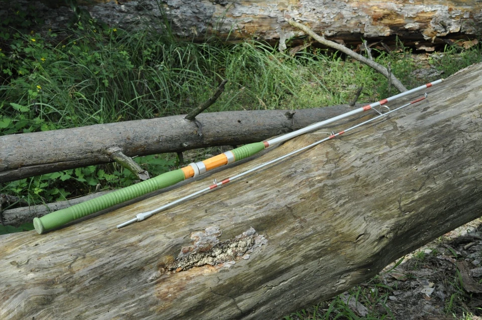 VINTAGE 1970s SOVIET FISHING ROD spinning Metal heavy  LENINGRAD - Image 4 of 4