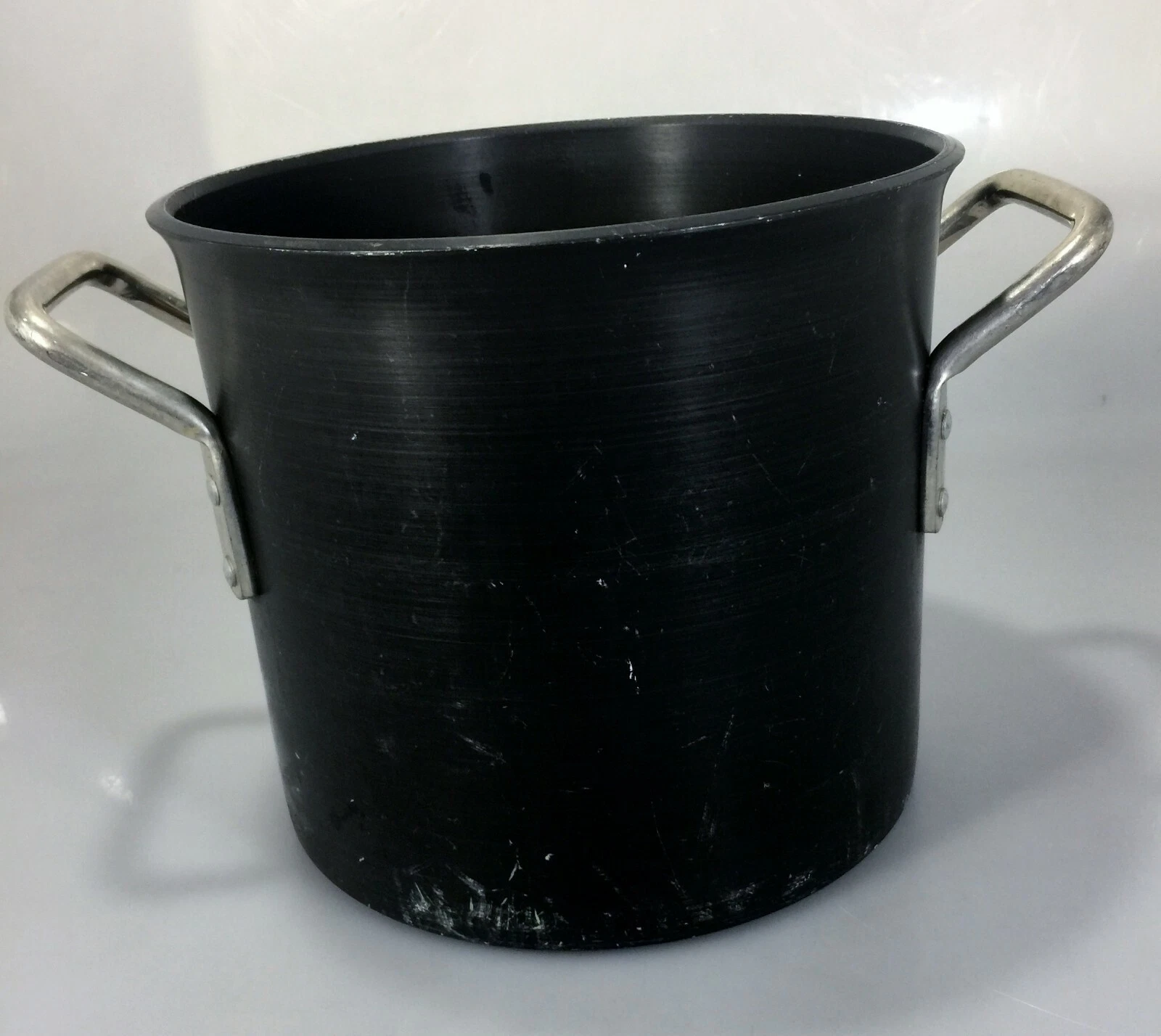 Calphalon 8 qt Stock Pot No Lid 808 Commercial Cookware Toledo