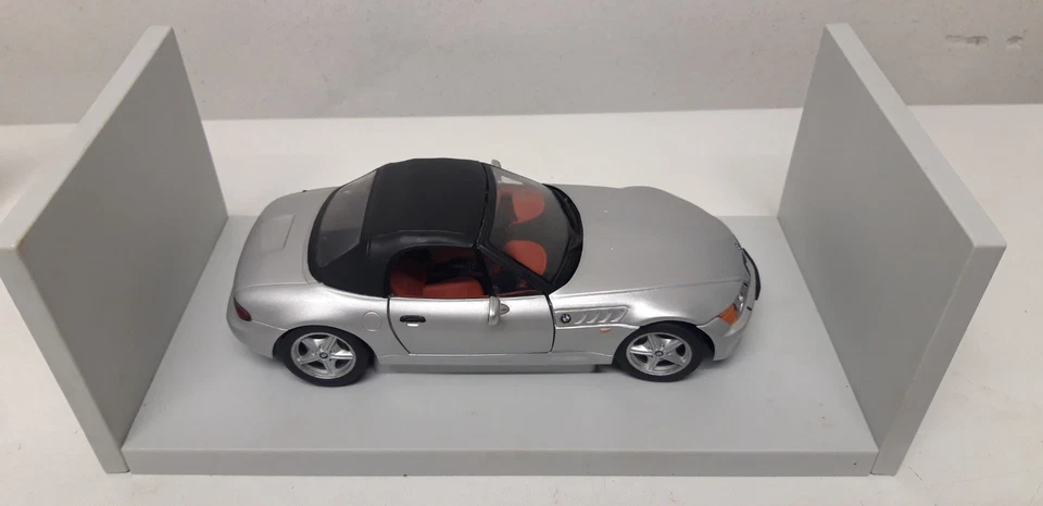 1/18 BMW Z3 Roadster 1,9 soft top - 1998 - silver - UT Models - Immagine 3 di 4