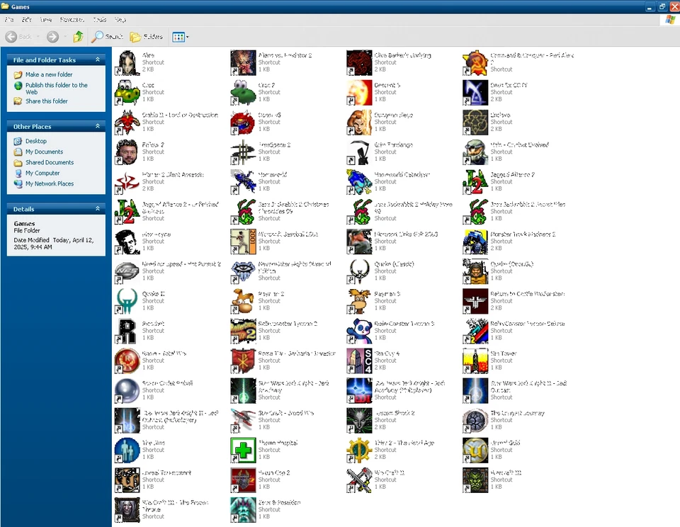 RESTORED w/ SSD Fujitsu Windows XP Vintage Retro Classic Gaming PC Slimline - Image 2 of 4