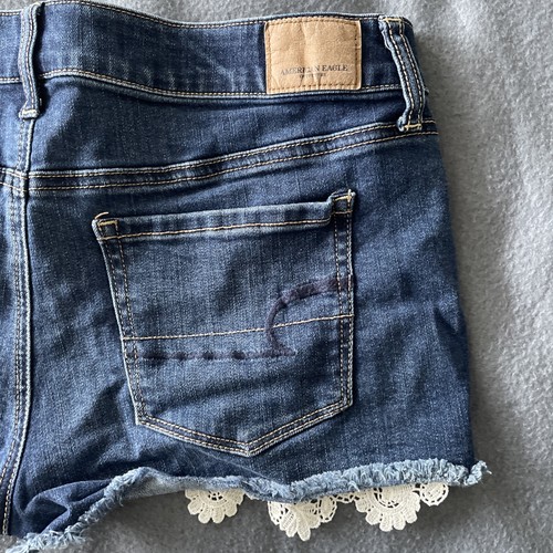 American Eagle Shorts Womens Sz 10 Super Stretch Shortie Scalloped Crochet Jeans - Picture 14 of 14