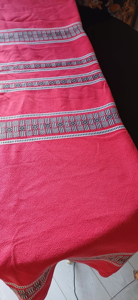 Grande Nappe Rouge A Liteaux Noirs Et Blancs  2,10 X 1,50 - Photo 2/4