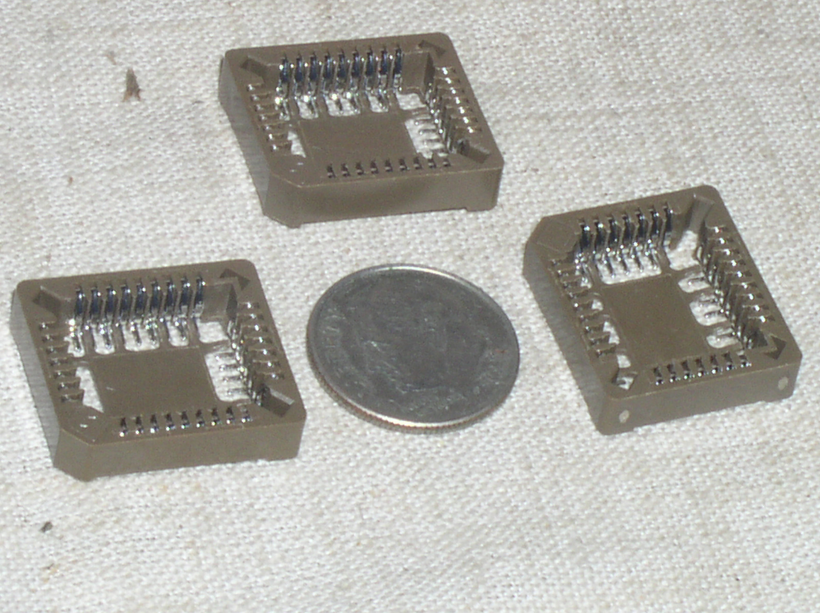 3 NEW FCI BERG LOW PROFILE PLCC-32-PIN PLCC-32T-SMT-TR SMT SMD IC SOCKET USA