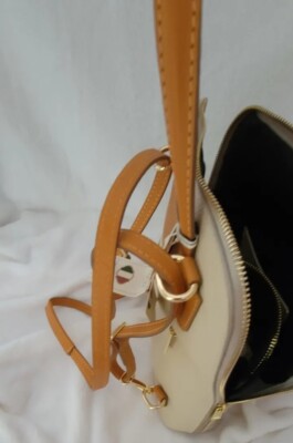 DIVINA FERENZE Beige and Caramel Leather Backpack Purse w/ Gold Color Hardware DIVINA FIRENZE Beige and Caramel Leather Backpack Purse Made  main image 2