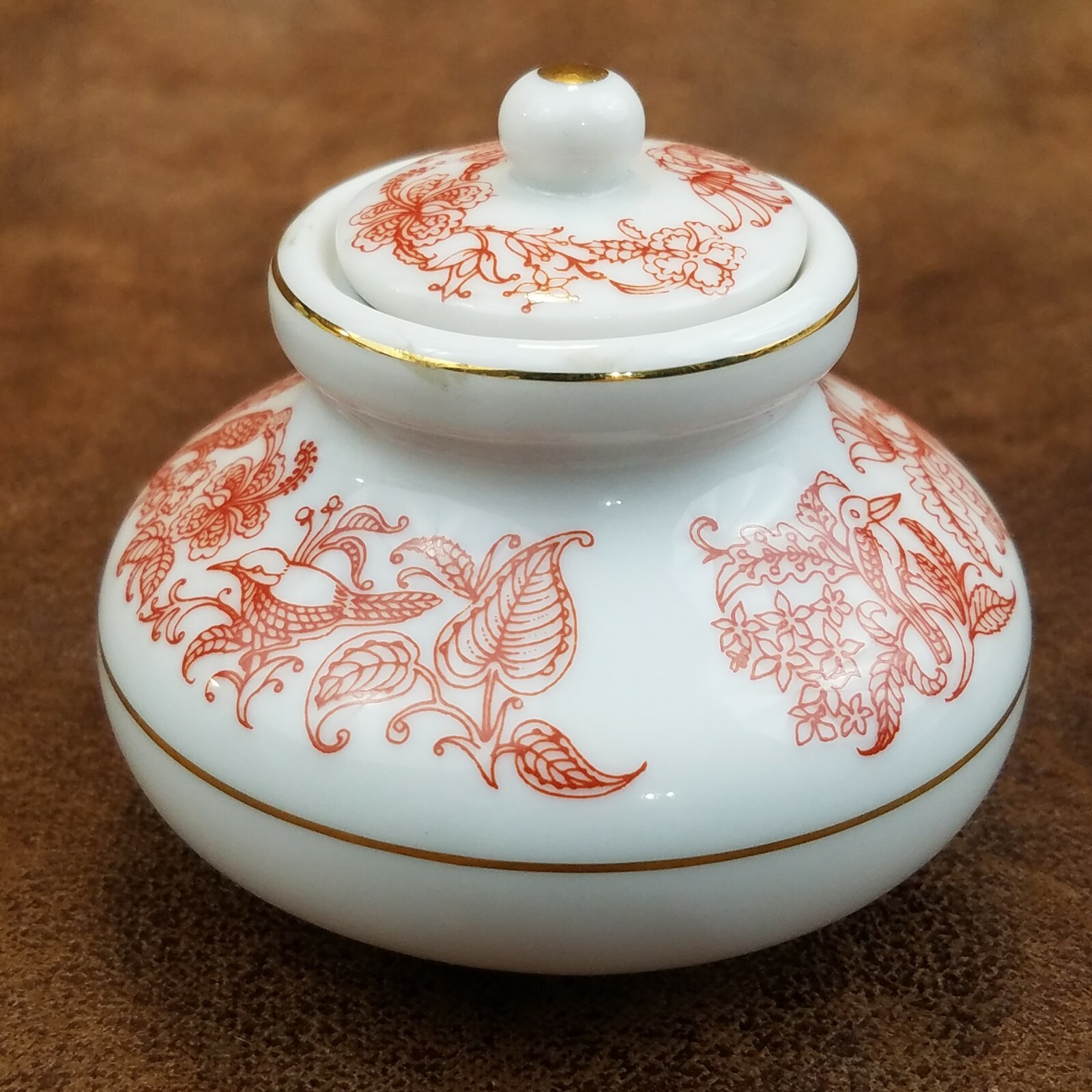 Mlesna Porcelain Travelling Blend Lidded Tea Jar Red Birds Flowers Sri