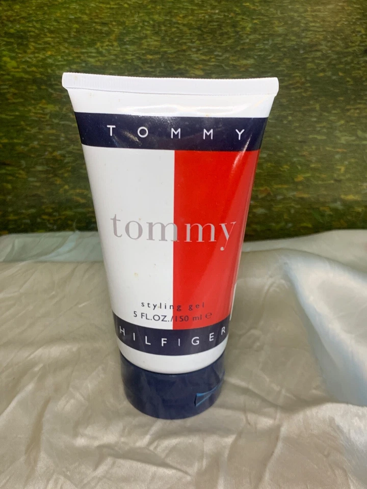GEL DE PEINADO TOMMY HILFIGER TOMMY 150 ML Foto 2 de 4