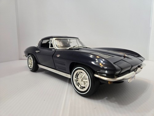ERTL 1963 CHEVROLET CORVETTE STINGRAY SPLIT WINDOW COUPE 1/18 BLUE