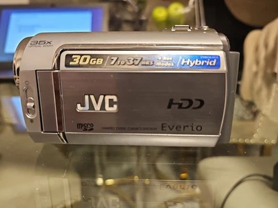 JVC Everio GZ-MG331HE Camcorder 35x Optical Zoom 30 GB HDD bis zu 37 Std - Bild 1 von 4
