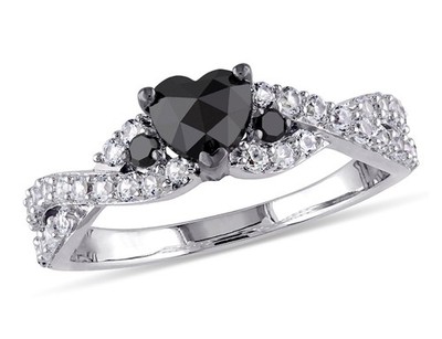 1/2 Karat (ctw) schwarzer Diamant Herz Ring mit laborgefertigten weißen Saphiren in Ste