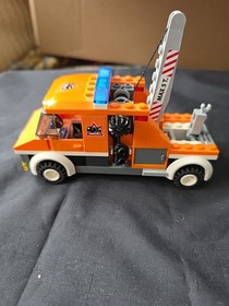 Lego City Camper 7639 & Tow Truck 7638 Incomplete but NICE