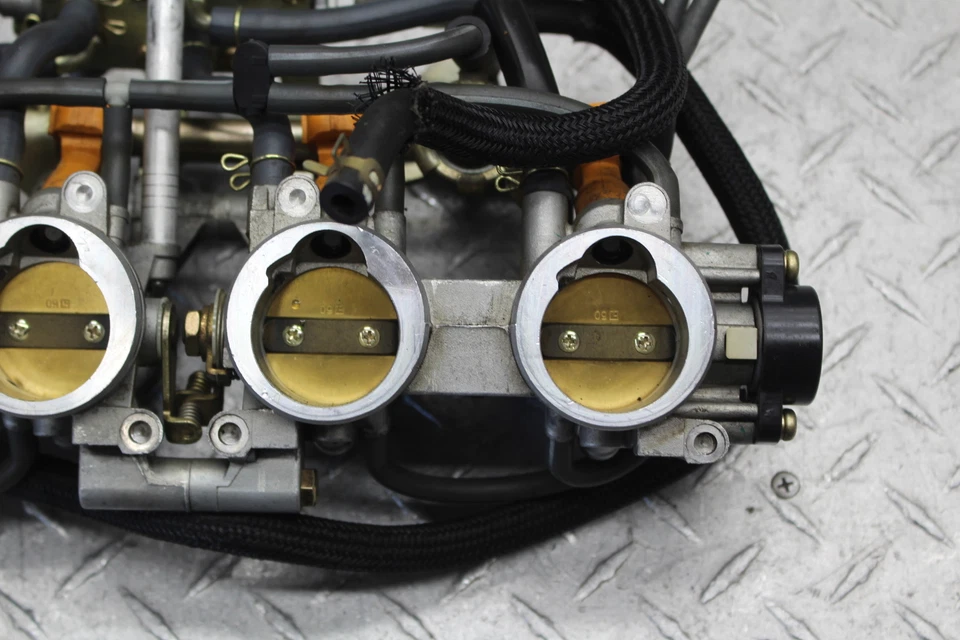 Yamaha FZ6 2006 inyectores de combustible cuerpo del acelerador OEM Foto 3 de 4