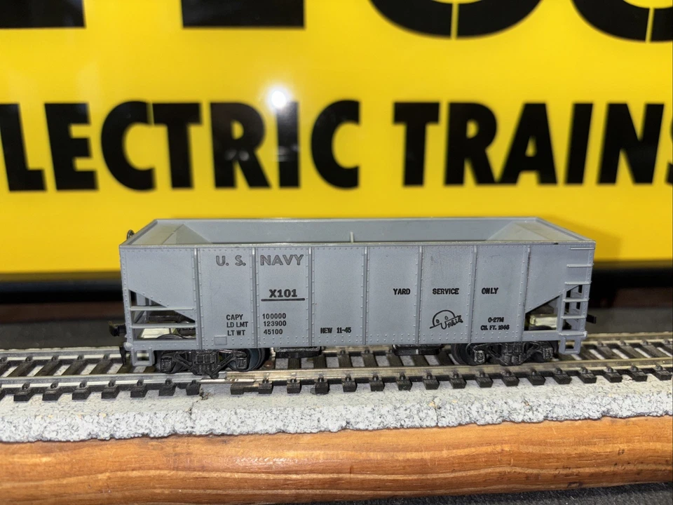 READ:Tyco Mantua U.S. Navy Operating HO Hopper Kit, 1960’s, Brakewheel,All Steps - Image 2 of 4