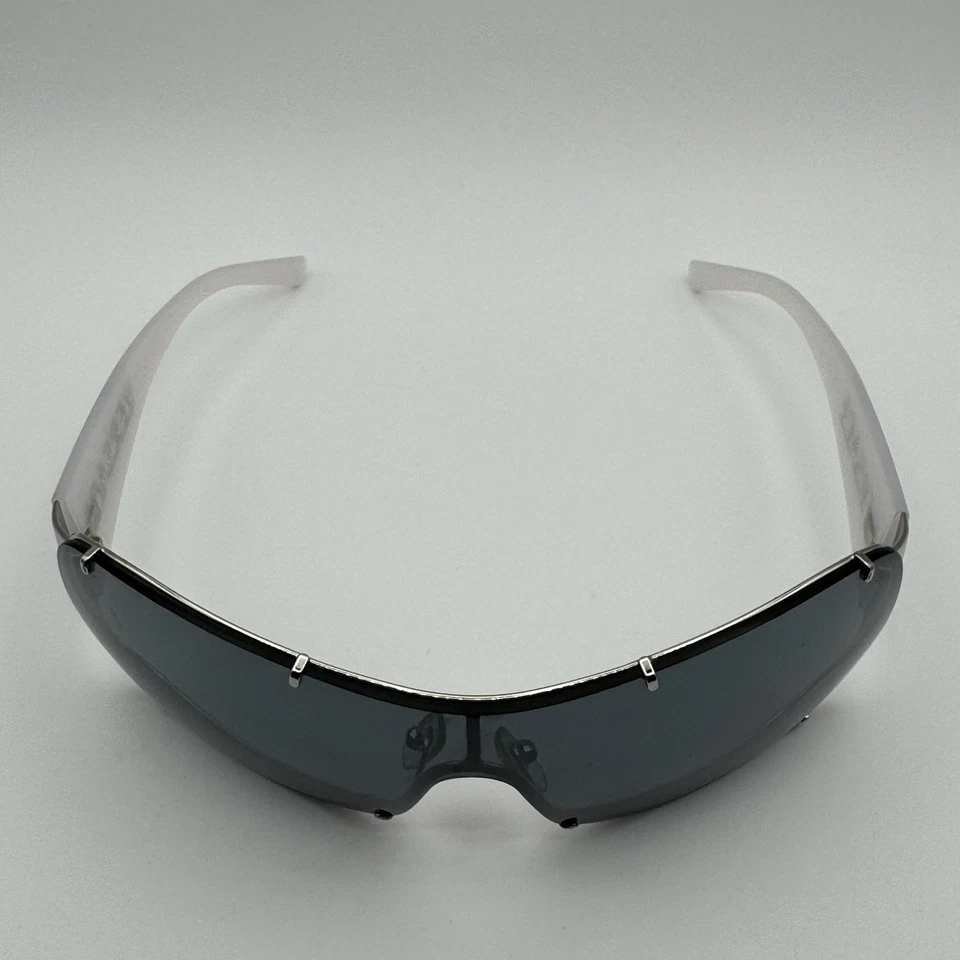 Gafas de sol Versace VE2140B 1000/6G Shield blancas plateadas envolventes con estuche usado Foto 3 de 4