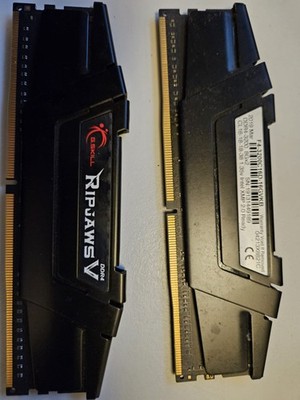 G. SKILL RipJaws V DDR4-3200 Arbeitsspeicher Kit - 2 x 8GB (F4-3200C16D-16GVKB)