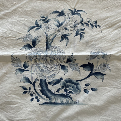 Ralph Lauren Pillowcases Set of 2 Standard Blue White Porcelain Medallion USA