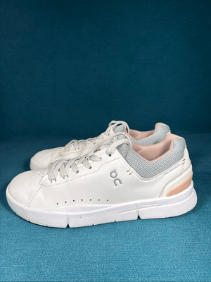 On Cloud The Roger Advantage Womens Shoes Size 8 White Rose Gold Leather 48.9945
