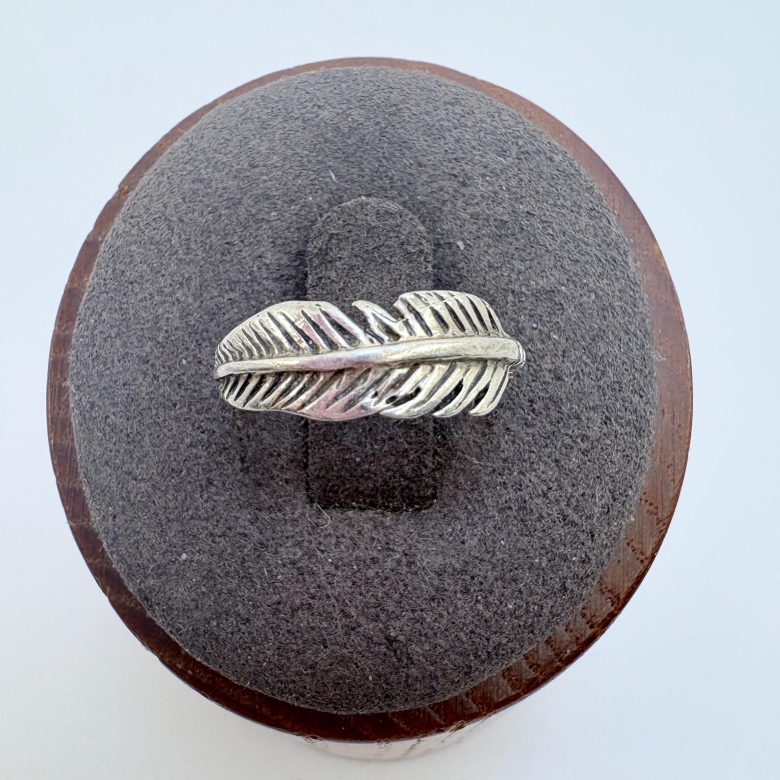 VTG Solid Sterling Silver 925 Feather Design Text… - image 1