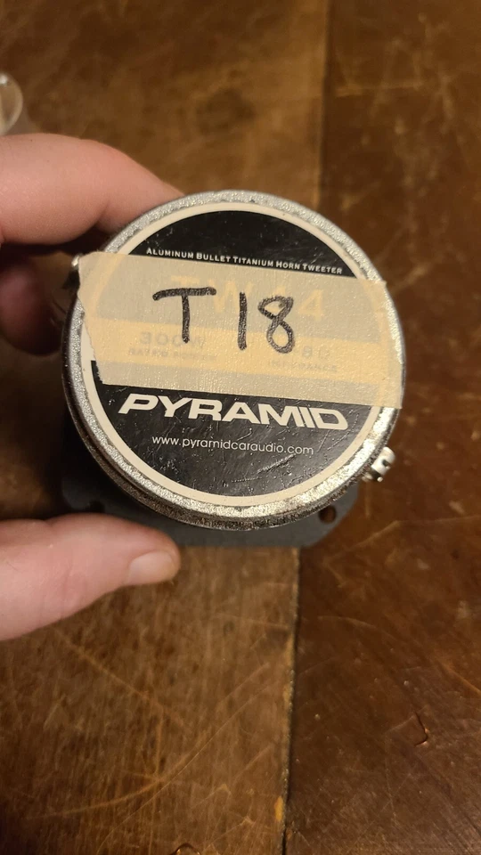 Tweeter de bala de titanio de aluminio fundido a presión piramidal modelo TW44 Foto 3 de 3