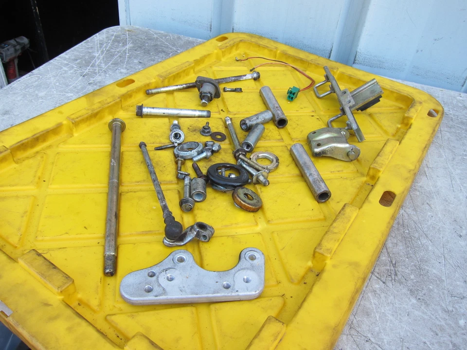 2007 Hyosung GT250R Comet OEM HARDWARE - Image 4 of 4