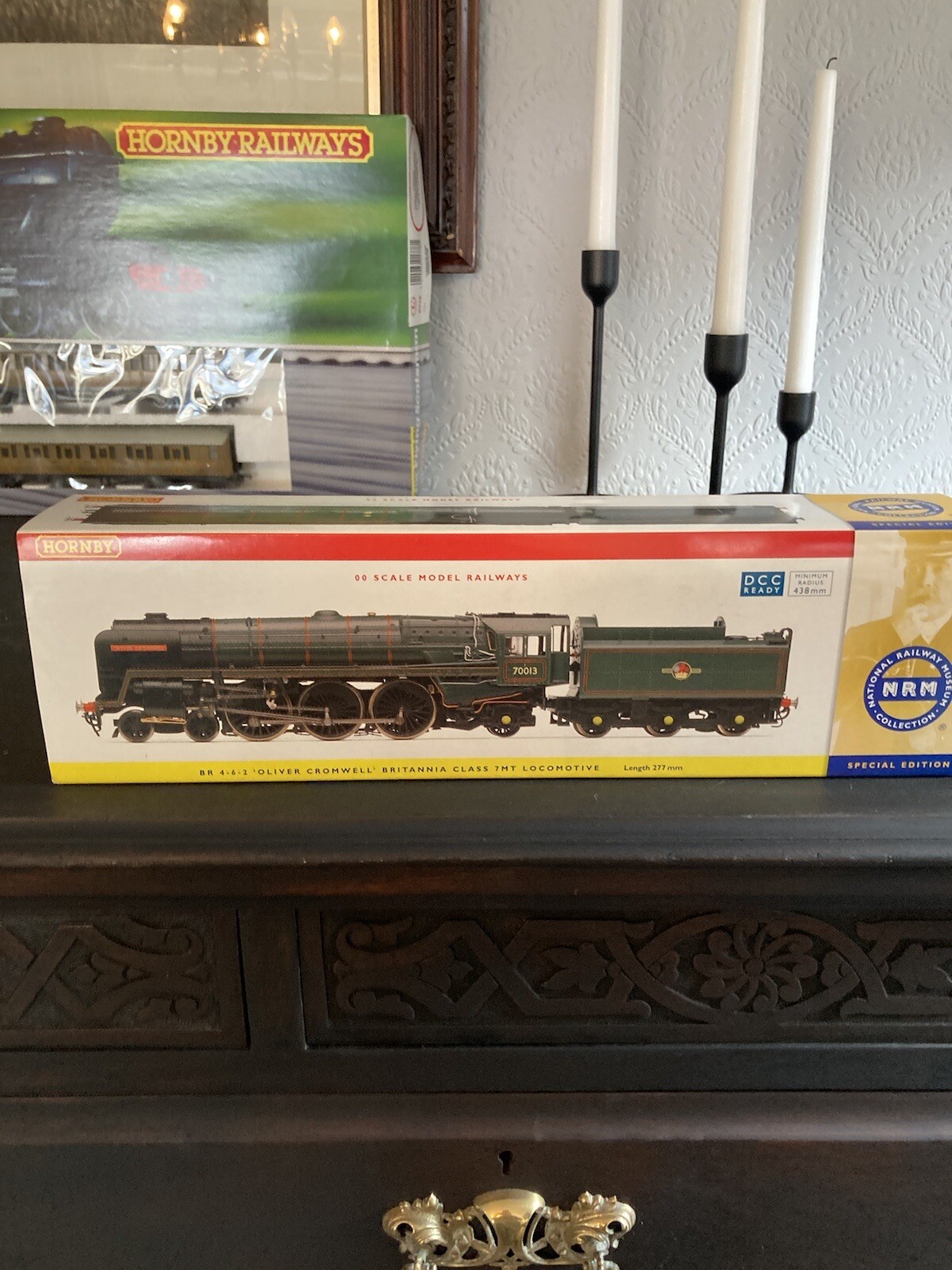Hornby R2565 BR Britannia Class 70013 Oliver Cromwell NRM Edition DCC