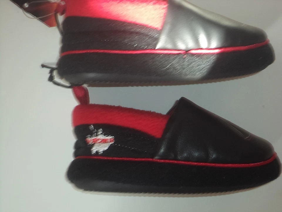 Boys Star Wars Size Small 5-6 Toddler Slip On Darth Vader Black Slippers  - Image 3 of 4