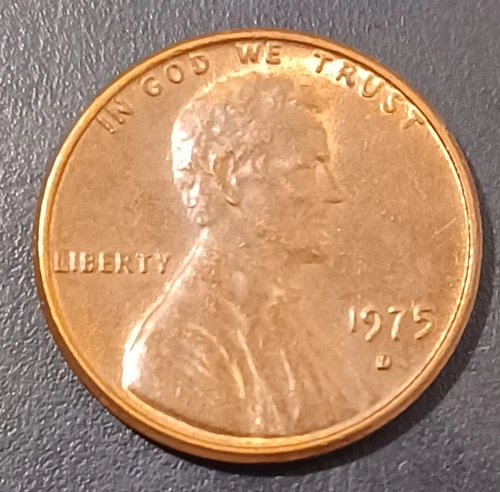 1975-D Lincoln Memorial Cent — photo from another recent sale