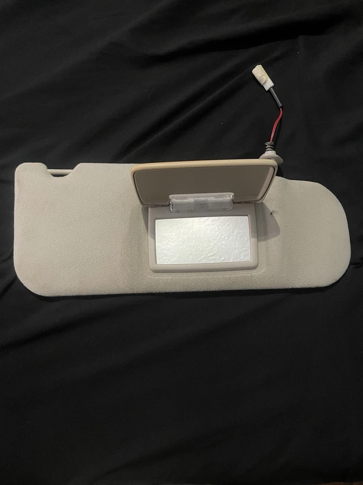 2006 - 2012 Nissan Sentra Sun Visor Shade Right Passenger OEM - Image 2 of 3
