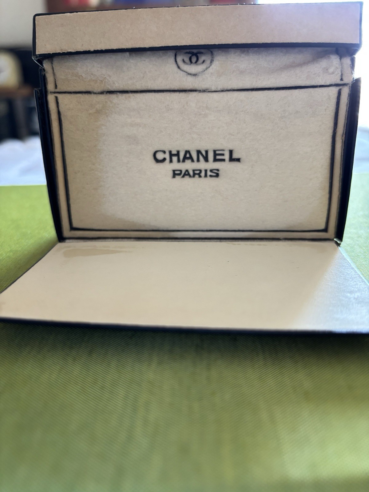 Vintage Set of 4 CHANEL Mini Perfume Bottles Coffret No 5 No 22 + thumbnail 6
