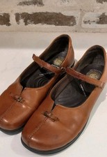 Earth Shoe Leather Classic Mary Jane Strap Style Buckle Detail Size 8