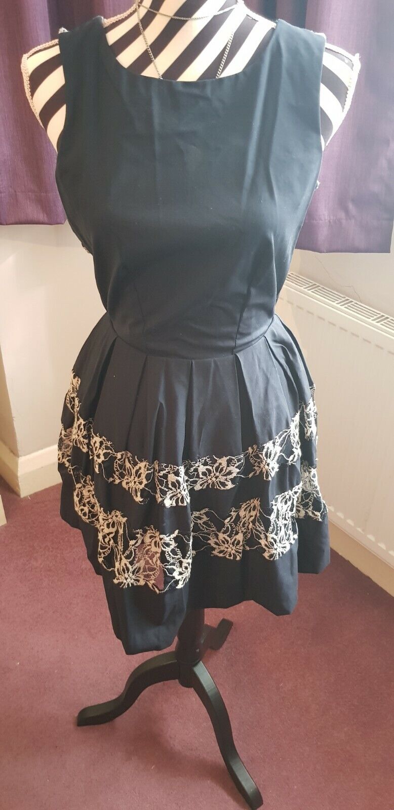 Picture 1 of 3