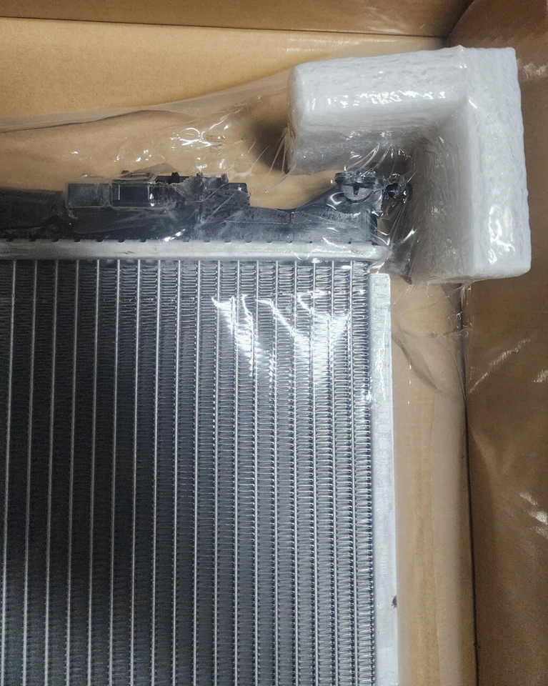 🔧 Radiador A-Performance RAD13149 para Hyundai Tucson, Kia Sportage - Nuevo Foto 4 de 4