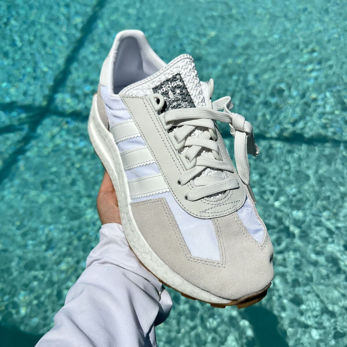 Adidas Originals Retropy E5 J Crystal White Gum Kid's Adidas Originals Retropy E5 J Crystal White Gum Kid's
