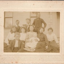 c1900s Family Group Portrait Men Women Baby Children House 6in Cabinet Card Vtg