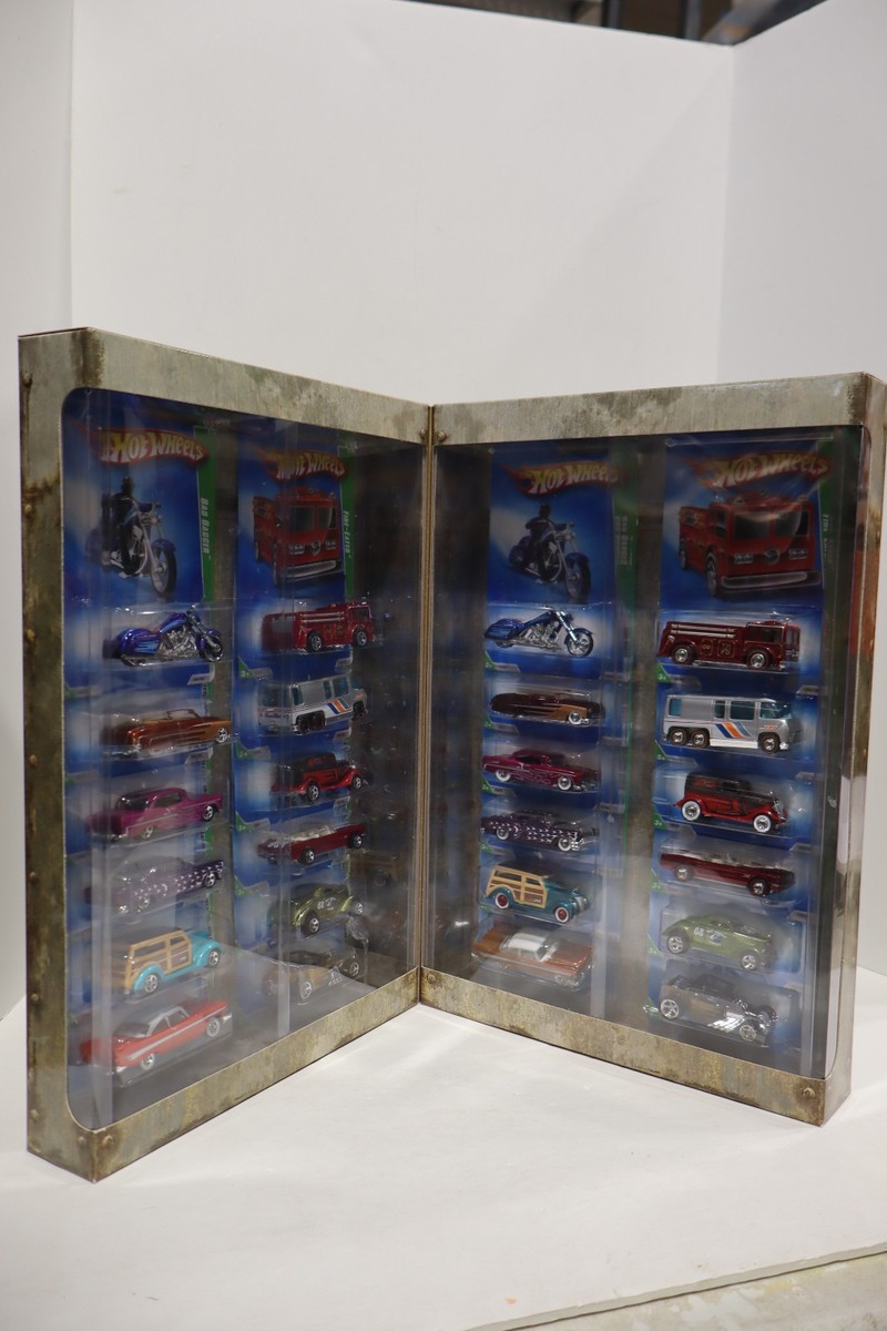 Hot Wheels 2009 Treasure Hunt / Super Treasure Hunt Box Set 692