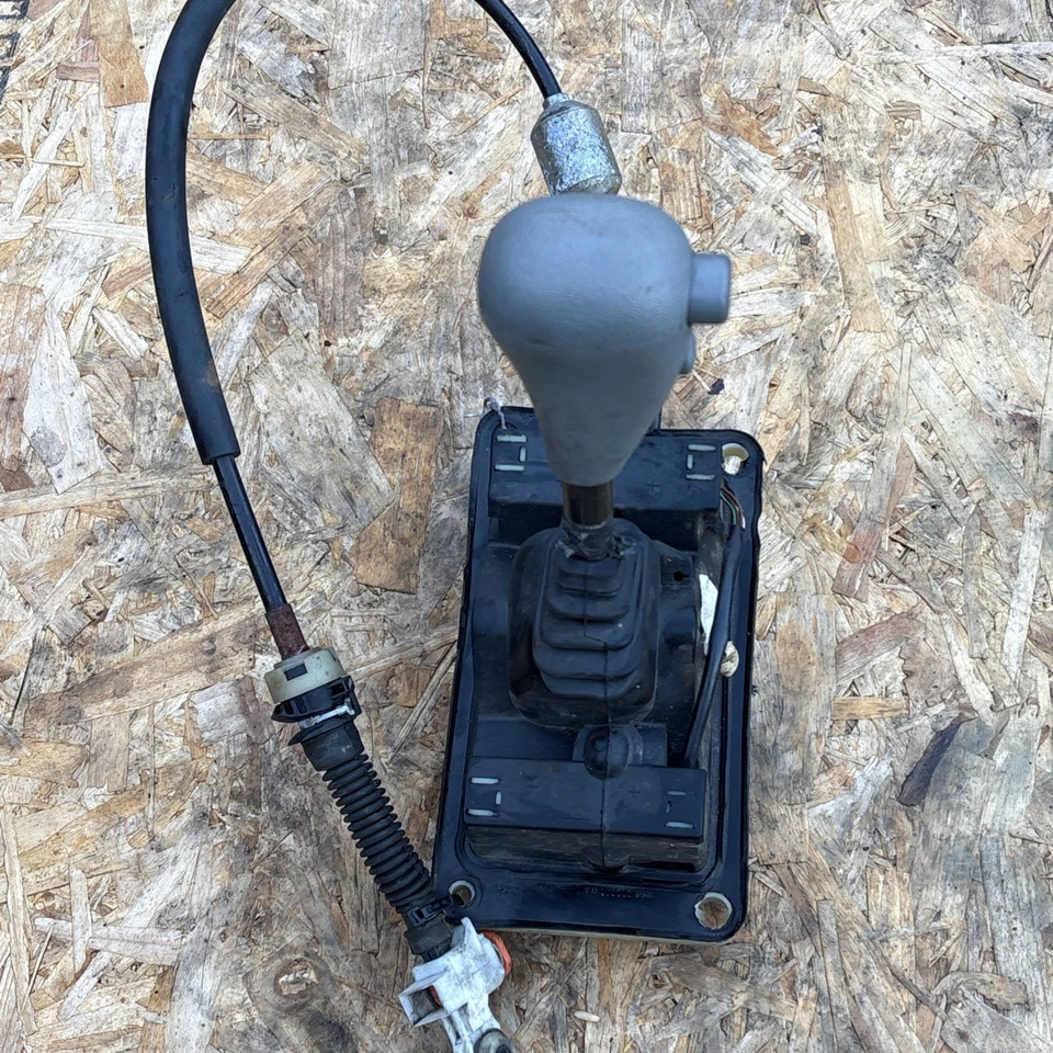 Renault Megane 2000 Gearshift Lever Automatic (GEAR SELECTOR UNIT) Auto Linkage - Image 2 of 4