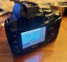 Nikon D40 DSLR Camera: Body, New Battery, Charger, Strap Only 3250 Shutter