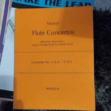 MOZART FLUTE CONCERTOS No. 1 in G K.313 with PIANO ACC. - NOVELLO