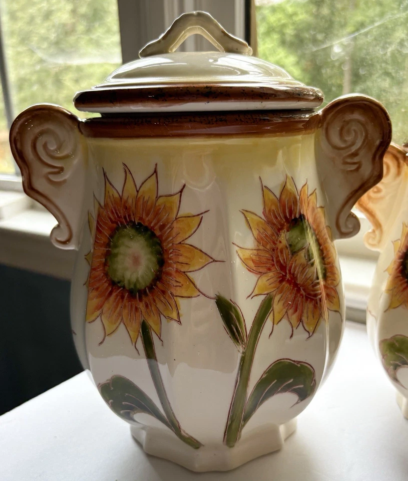 Lorren Home Trends Colección Girasol 3 Piezas Bote 7" 8" 9" Foto 2 de 4