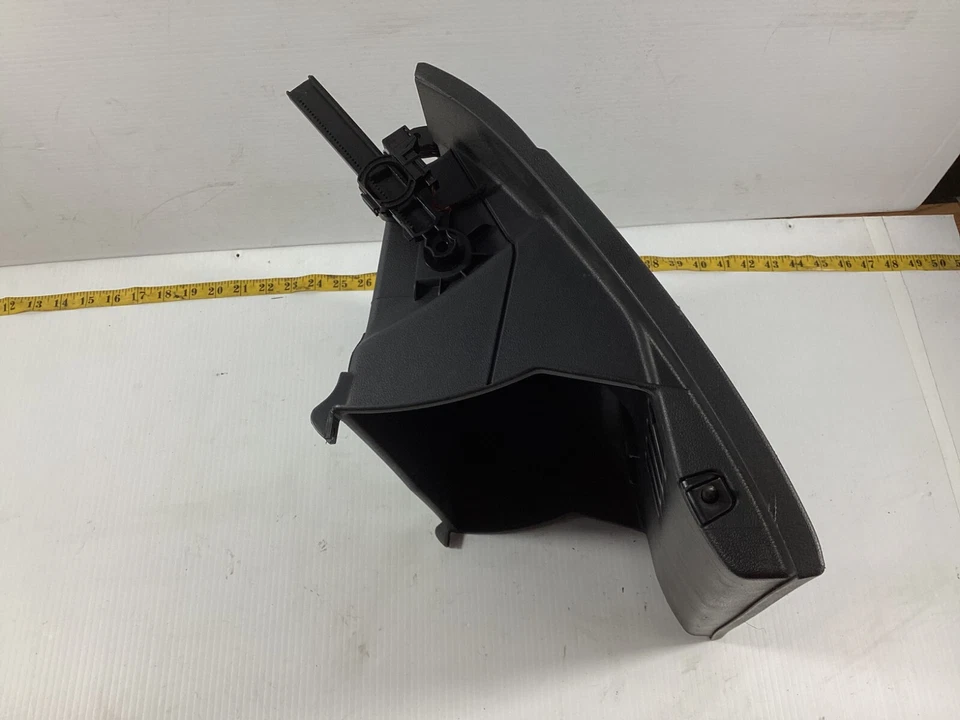 Оригинальный перчаточный ящик для хранения на правую приборную панель для Volkswagen Golf GTI 2017–2019 годов выпуска. - Изображение 2 из 4