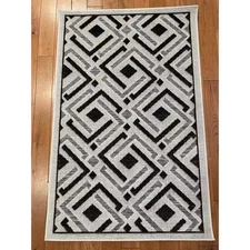 Samba Geo Ivory 3 Ft. X 4 Ft. Indoor/Outdoor Scatter