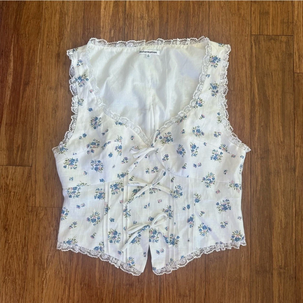 NWOT Reformation Brenda Linen Top size 4 women’s top bow floral lace shirt